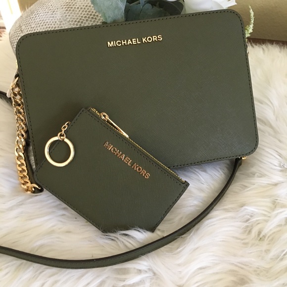 Michael Kors jet set crossbody with coin ID holder - Picture 2 of 7